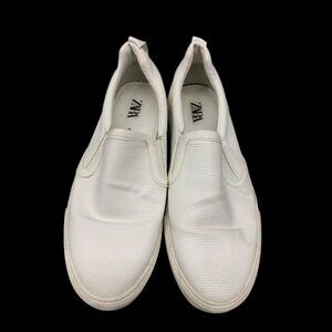 Zara Slip-On Sneakers Men’s‎ 10 White Casual Low Top Textured Rubber Sole Shoes